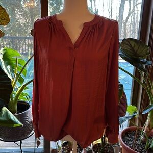 Simply Vera rust colored women’s size xsmall blouse
